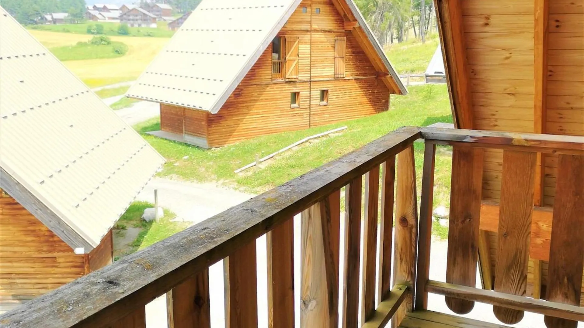 Chalet Mitoyen 7P Avec Piscine, Sauna, Parking Gratuit Et Proche Commerces - Fr-1-504-67 Le Devoluy France