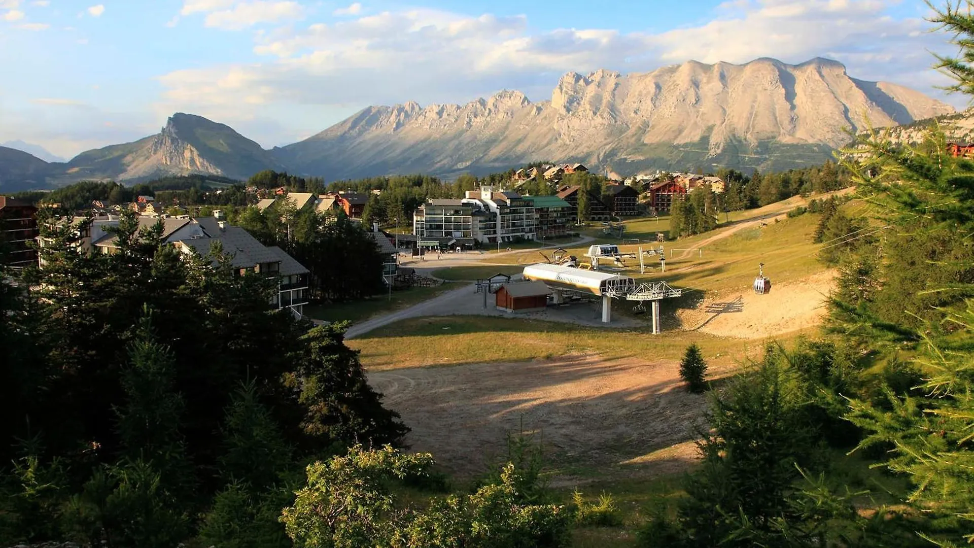 Chalet Mitoyen 7P Avec Piscine, Sauna, Parking Gratuit Et Proche Commerces - Fr-1-504-67 Le Devoluy
