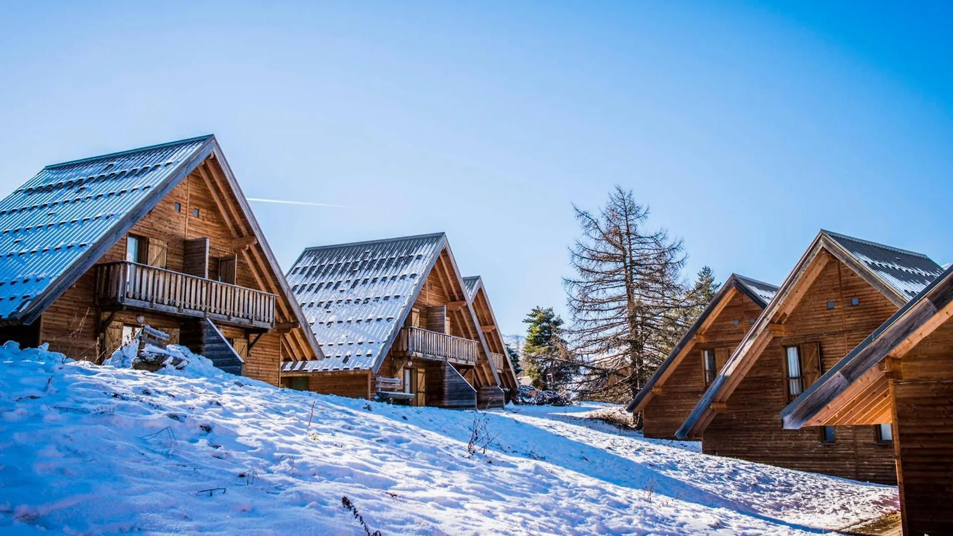 Chalet Mitoyen 7P Avec Piscine, Sauna, Parking Gratuit Et Proche Commerces - Fr-1-504-67 Le Devoluy 0*,