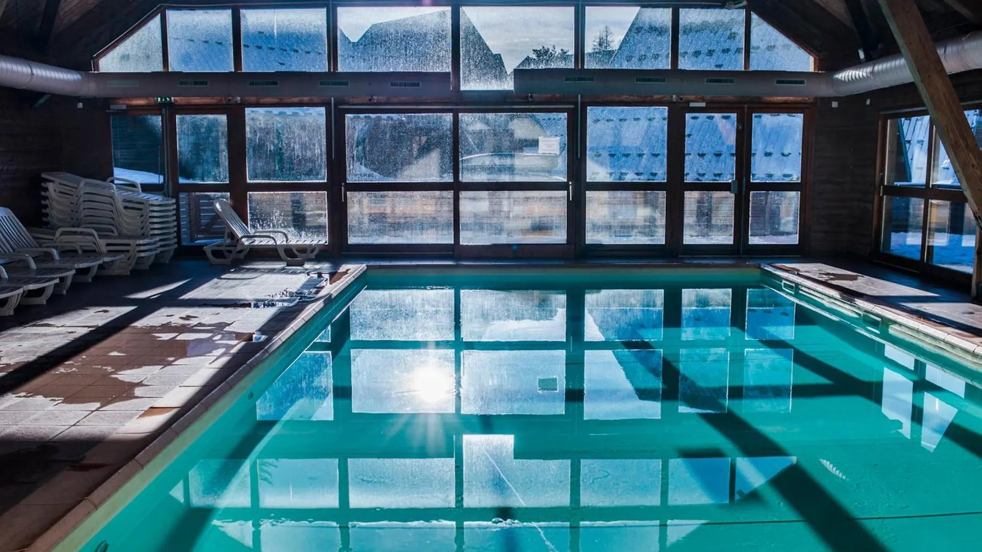 Chalet Mitoyen 7P Avec Piscine, Sauna, Parking Gratuit Et Proche Commerces - Fr-1-504-67 Saint-Étienne-en-Dévoluy