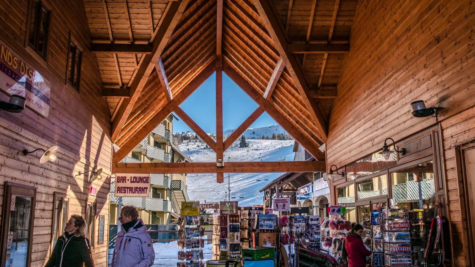 Chalet Mitoyen 7P Avec Piscine, Sauna, Parking Gratuit Et Proche Commerces - Fr-1-504-67 Le Devoluy